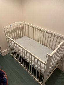 baby cot