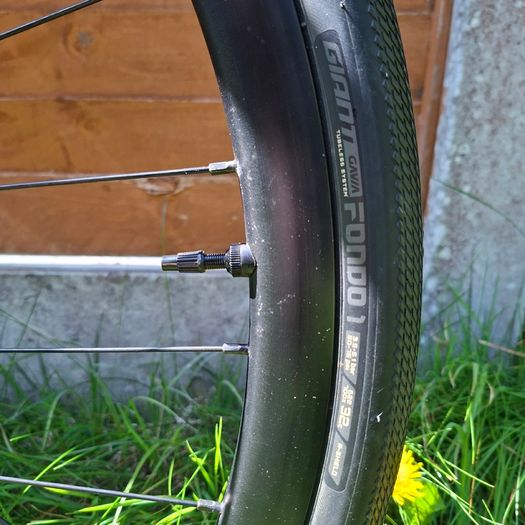 Giant Defy Advanced 1 (Medium) 2020 model in excellent condition