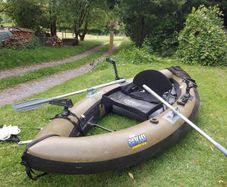 Outcast Commander Fishing boat