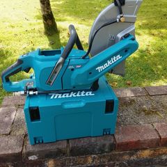 Makita 40v 12 inch consaw 2 batteries & ckarger like new