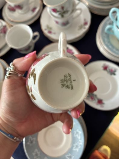 Selection of teacups, saucers & side plates
