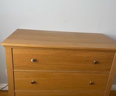 chest of drawers