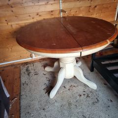 Table and 6 chairs, extendable
