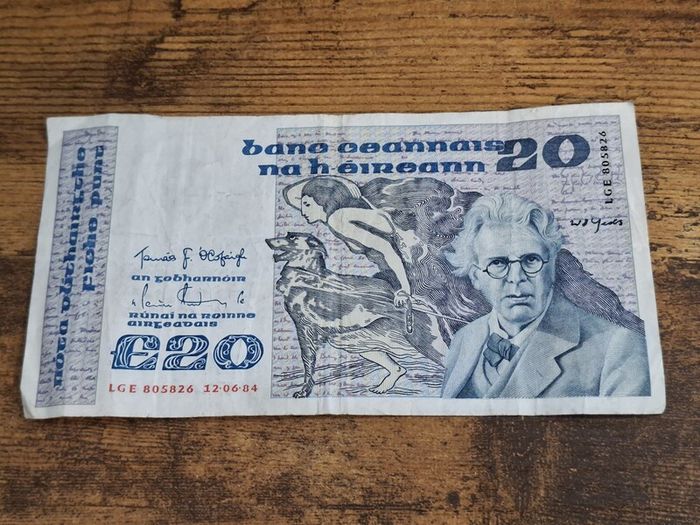 Ireland, 20 Pounds 1984 (LGE) banknote, circulated - registered post included