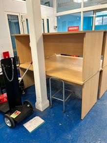 5 x desks