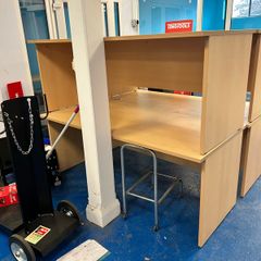 5 x desks