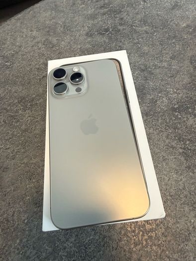 iPhone 15 Pro Max - Silver 256GB