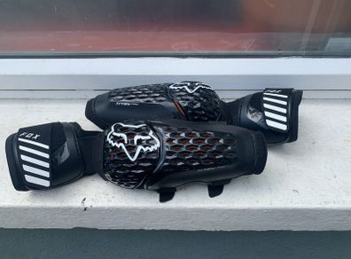 Fox Titan Pro D30 MTB elbow pads
