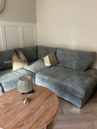 couch DFS perfect condition