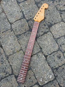 Guitar neck