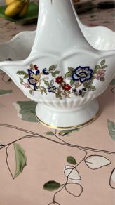 Vintage Royal Tara fine bone china basket in great condition no chips