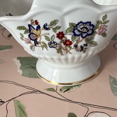 Vintage Royal Tara fine bone china basket in great condition no chips