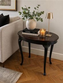 End table / hall table