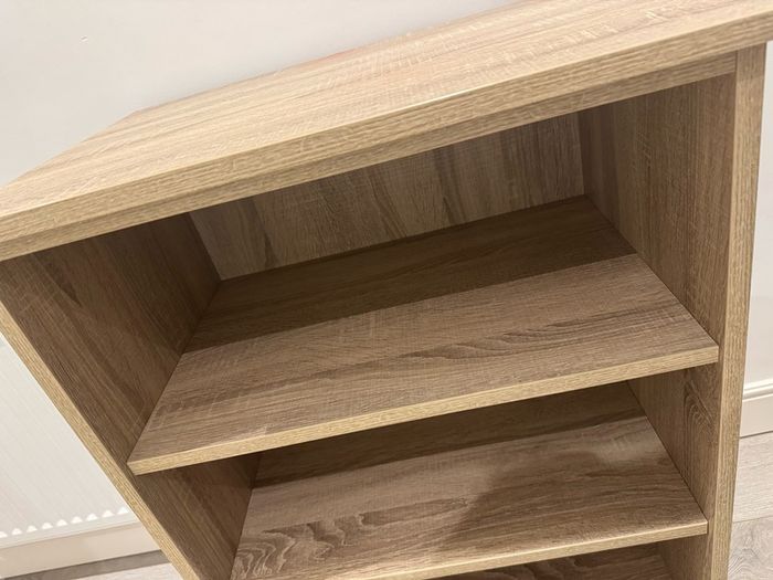 shelving unit