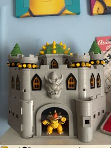 Nintendo Super Mario Deluxe Bowser Castle Playset