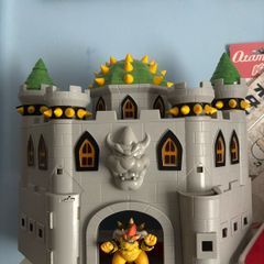 Nintendo Super Mario Deluxe Bowser Castle Playset