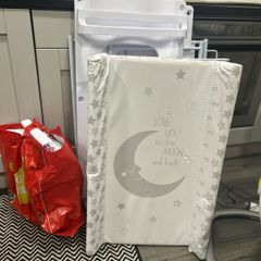 Babylo Changing Unit & Baby Bath