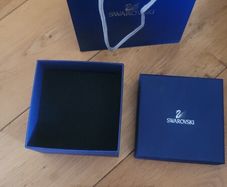 Swarovski Presentation Case, Velour Pouch & Gift Bag Swarovski Presentation Case, Velour Pouch & Gift Bag
