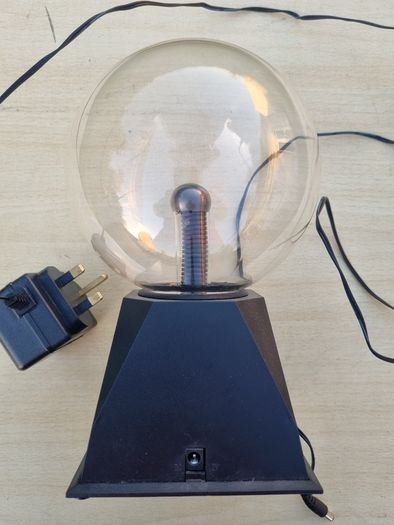 Plasma lamp/plasma ball