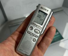 Vintage Sony ICDB100 digital voice recorder
