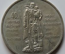 1985 DDR Liberation from Fascism  10 Mark East Germany