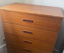 Chest of drawers