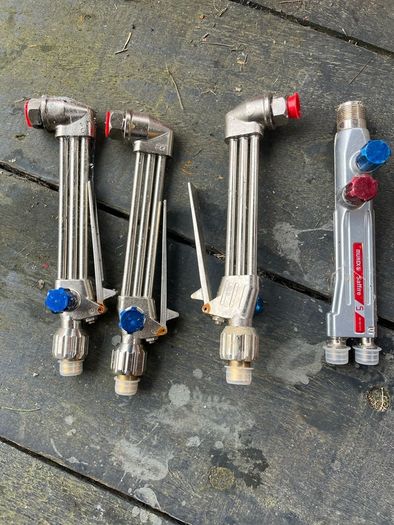 Welding cutting heads