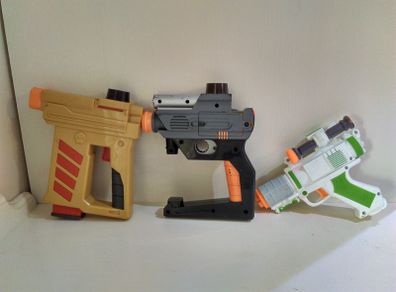 3 x Gun / Toy
