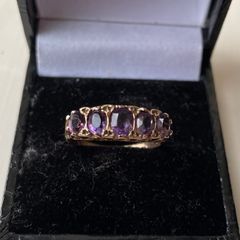 9 ct gold beautiful Amethyst ring