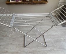 Electric clothes horse