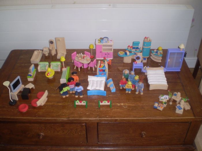 Doll's 3 storey Terrace House and accessories
