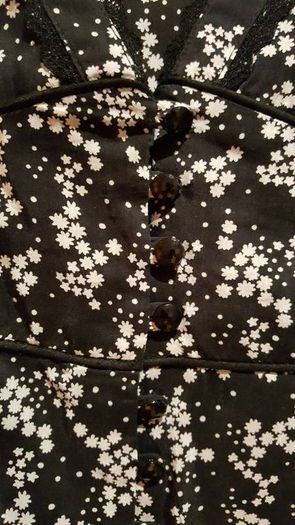 Oasis black and white top