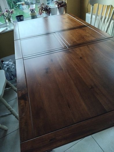 Sturdy extendable table
