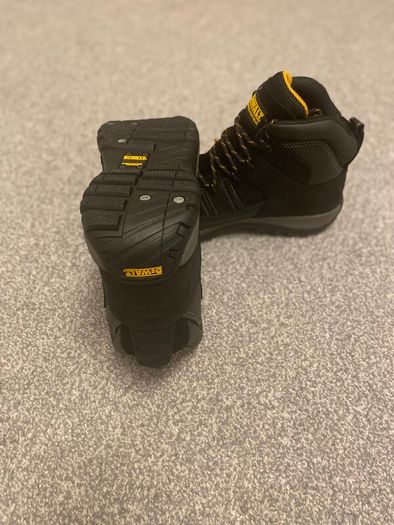 DeWalt safety boots