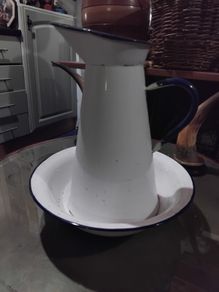 wash stand jug and bowl