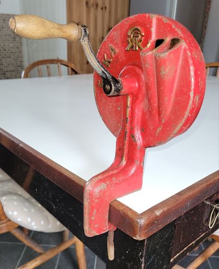 Vintage vegetable cutter