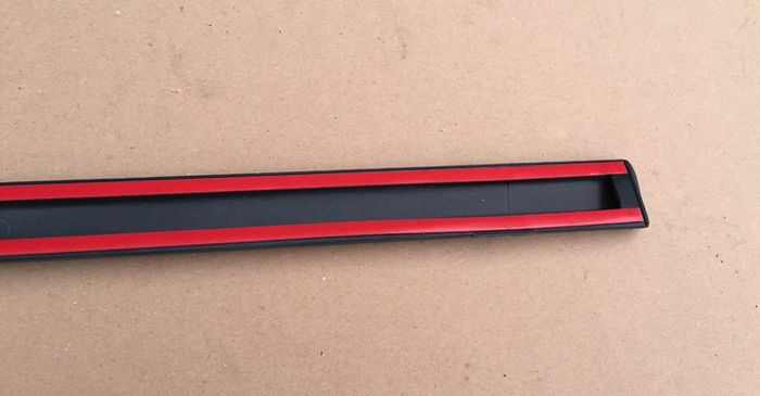 RH Front Door Moulding (Punto 188)