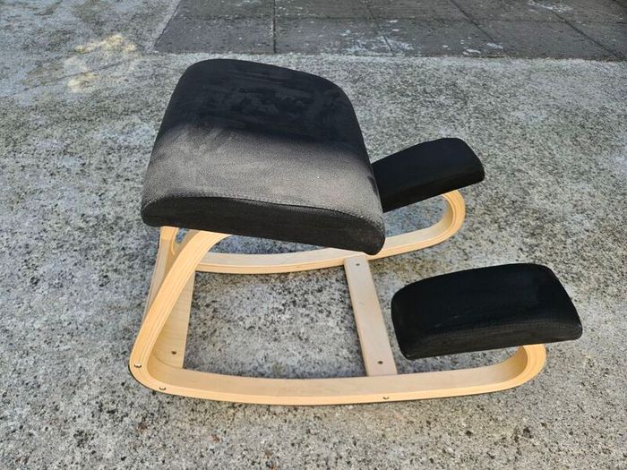 kneeling chair