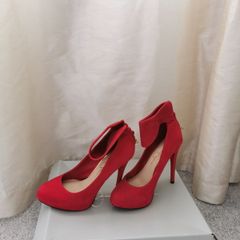 Jessica Simpson heels size 3