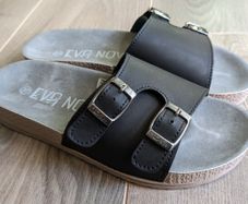 Women's sliders, size 4