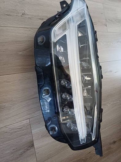 Volvo XC90 (2015+) Driver Side Active Matrix LED Headlight - RHD (32228691)