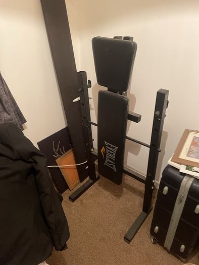 weigh bench gym