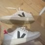 ladies runners size 5 Veja Image 2