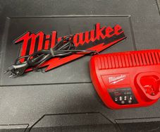 Milwaukee Battery charger M12