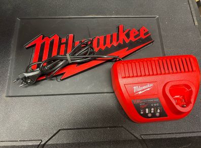 Milwaukee Battery charger M12