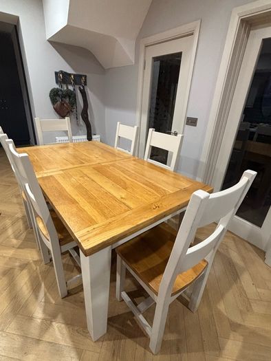 Solid Oak Extendable Dining Table & 6 Chairs - off white/cream
