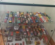 model car collection with display unit
