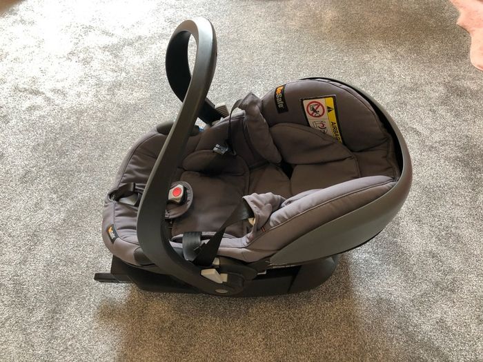 Be Safe Izi Go Car seat and ISO fix base