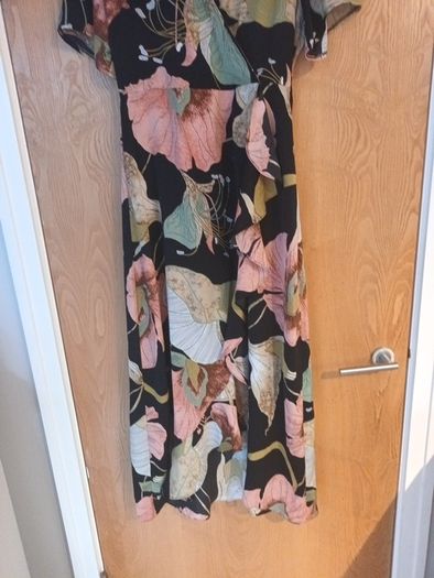 Girl In Mind Dress.   S. 12.  New.