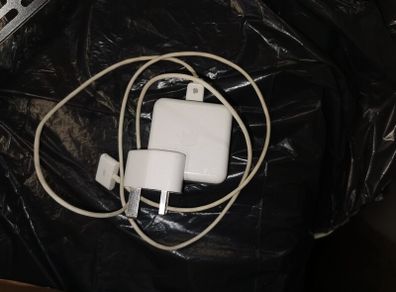 apple macbook charger